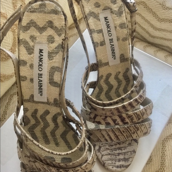 Sold locally - AUTHENTIC Manolo Blahnik Python - Picture 6 of 8